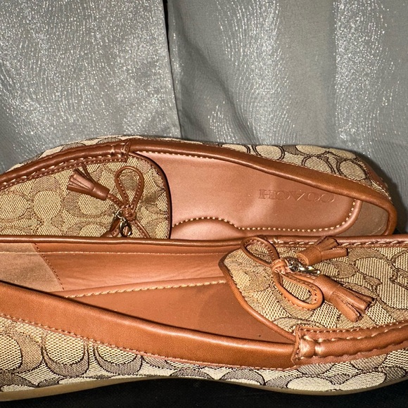 Coach Cream Loafers Flats - Picture 5 of 7